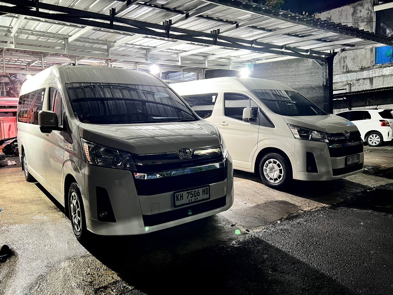 Harga Sewa Hiace Jogja 2026 – Hiace Premio & Commuter dengan Sopir