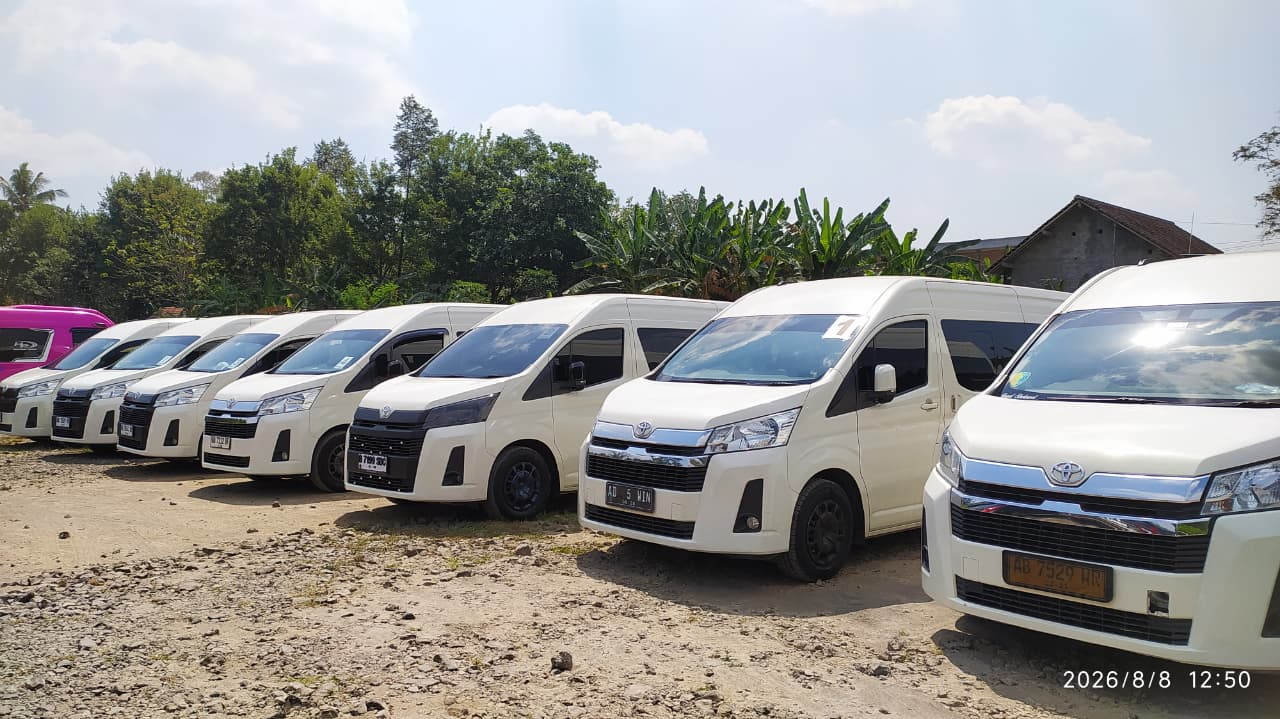 Sewa Mobil Hiace Jogja Murah | Commuter, Premio, Luxury