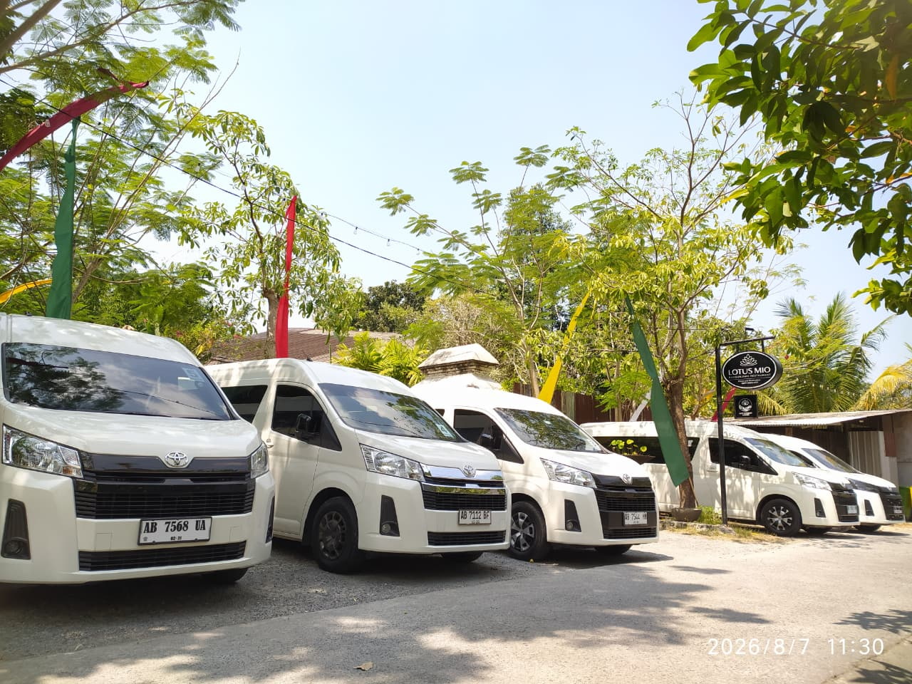 Sewa Mobil Hiace Jogja Terpercaya dengan Sopir | Armada Lengkap, Harga Terbaik & Siap Antar ke Seluruh Destinasi