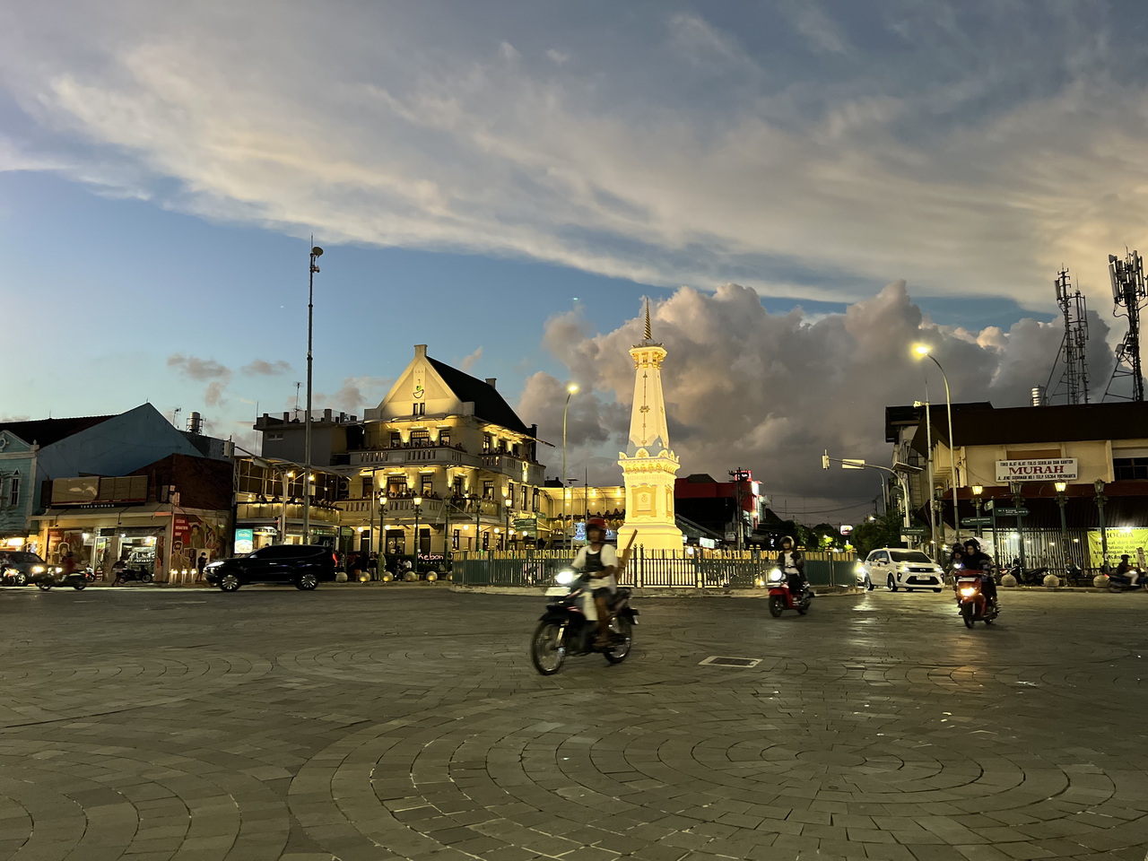 Yogyakarta: Panduan Wisata Lengkap + Transportasi Nyaman Liburan Jogja